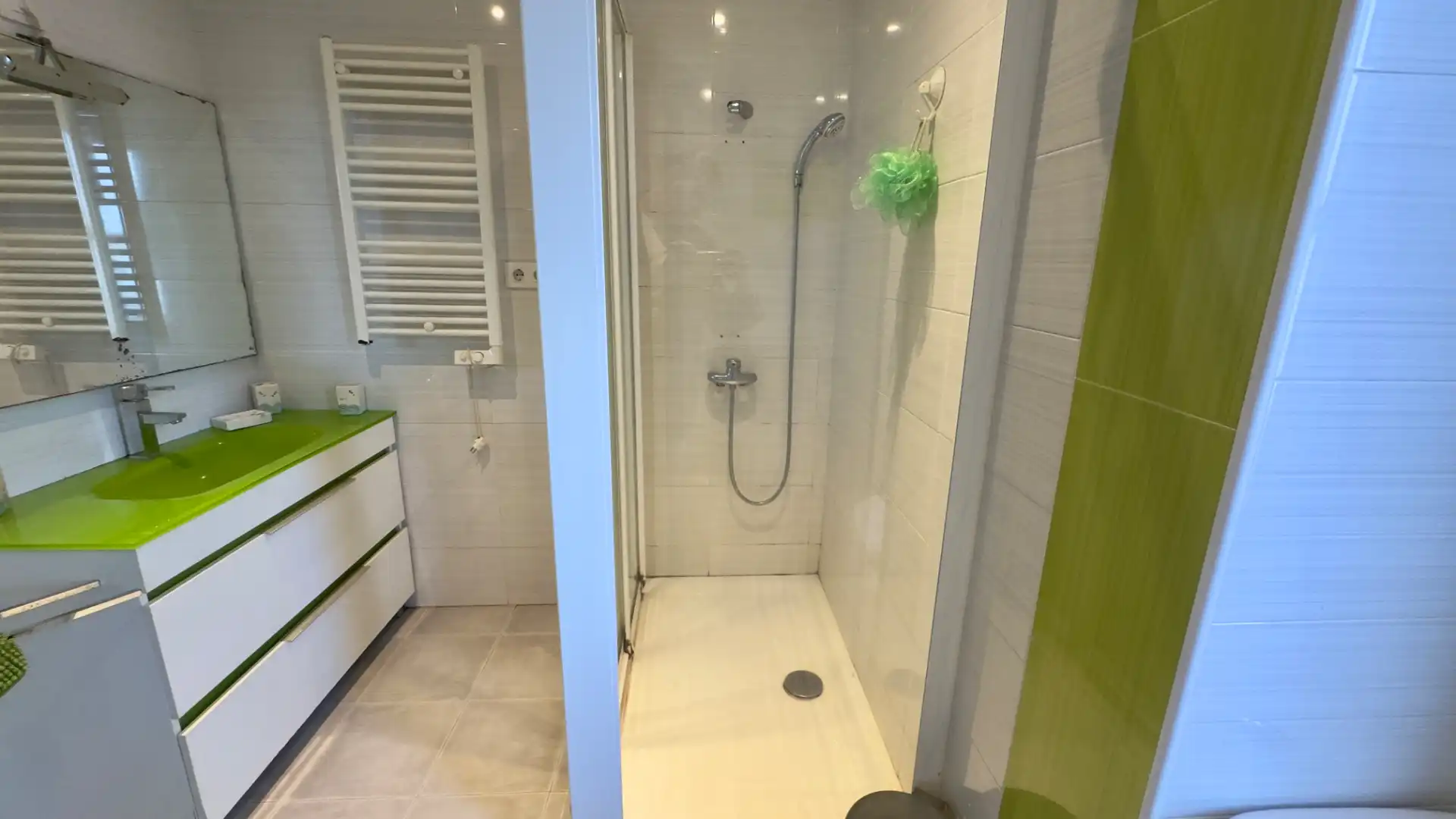 Baño de Piso en venta en Ferrol con Parquet, Amueblado y Horno