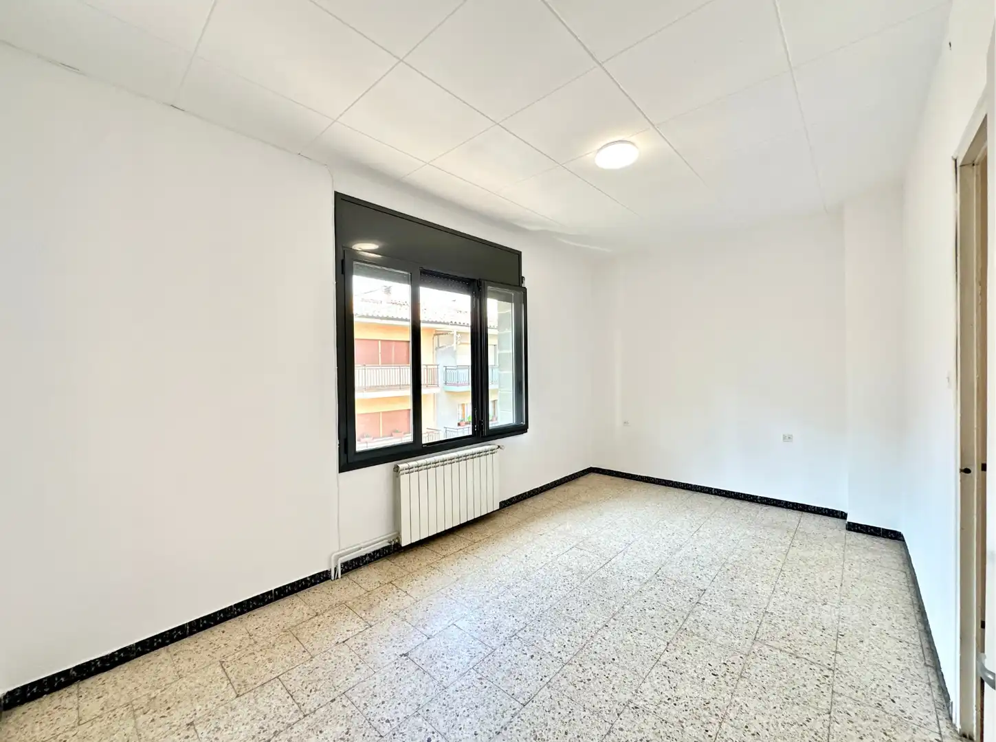 Habitación de Casa adosada en venta en Manlleu con Aire acondicionado, Jardín privado y Terraza