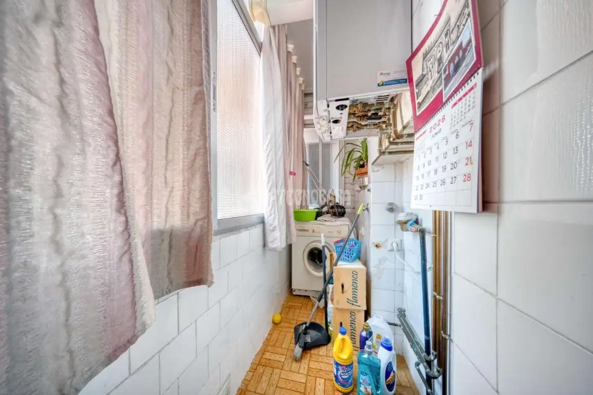 Bedroom of Flat for sale in Valladolid  with Heating, Parquet flooring and Furnished