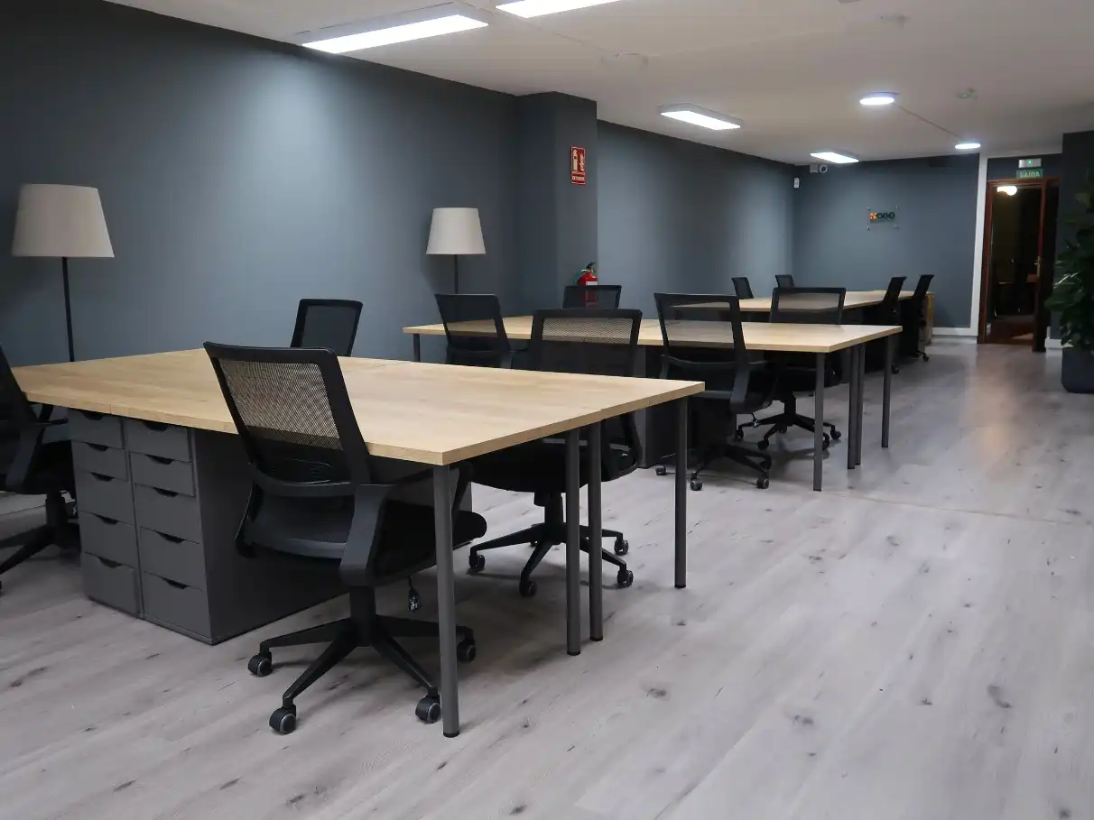 Oficina de alquiler en A Coruña Capital  con Aire acondicionado, Calefacción y Amueblado