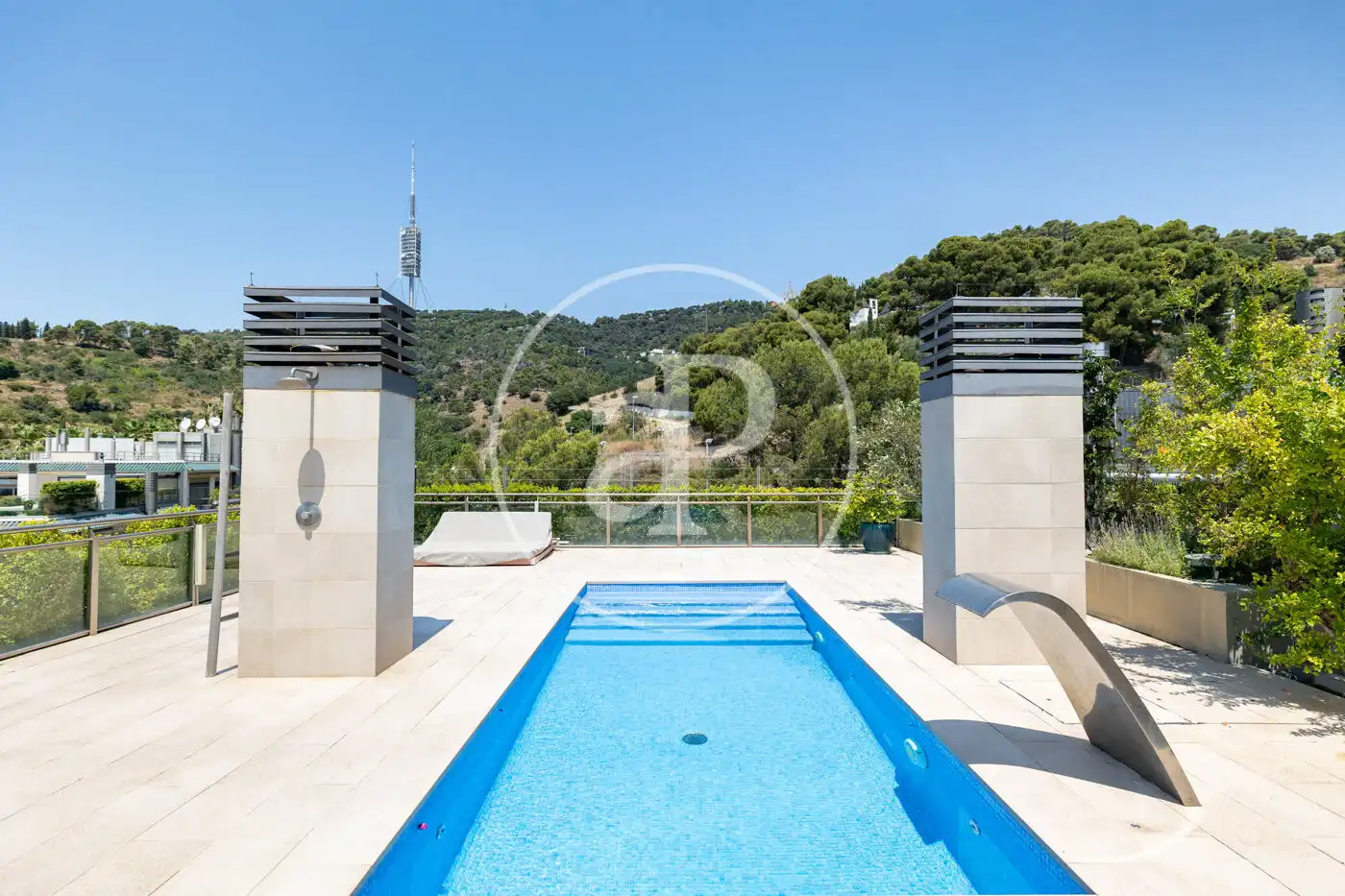 Piscina de Pis en venda en Barcelona amb Aire condicionat, Calefacció i Jardí privat