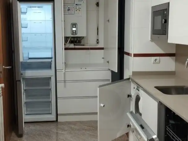 Cuina de Pis de lloguer en Madrid amb Aire condicionat, Calefacció i Parquet