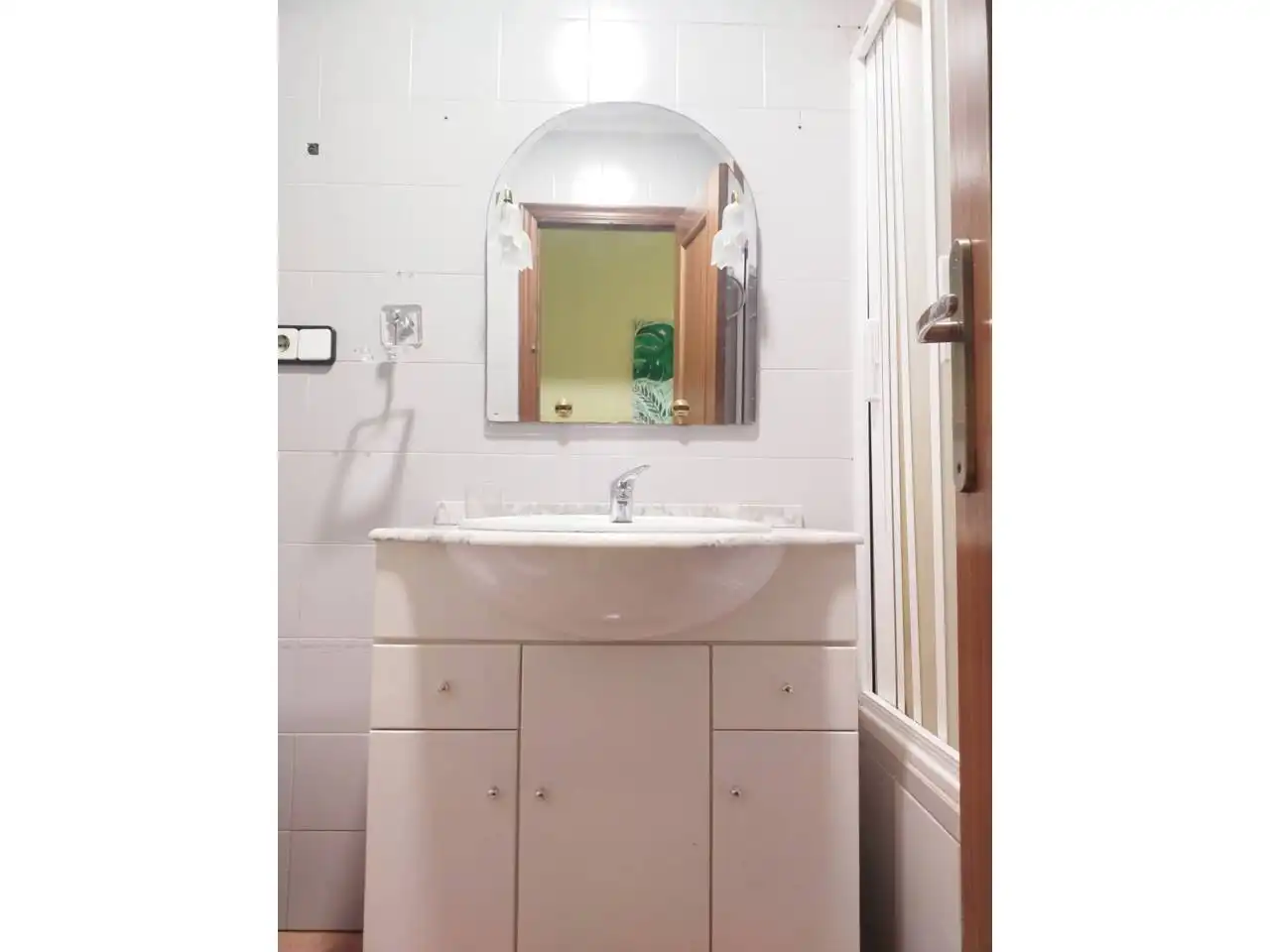 Badezimmer von Wohnungen zum Verkauf in Elche / Elx mit Balkon