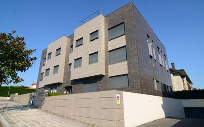 Vista exterior de Apartament en venda en Llanes amb Calefacció i Traster