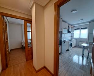 Cuina de Apartament de lloguer en San Andrés del Rabanedo amb Calefacció, Parquet i Traster