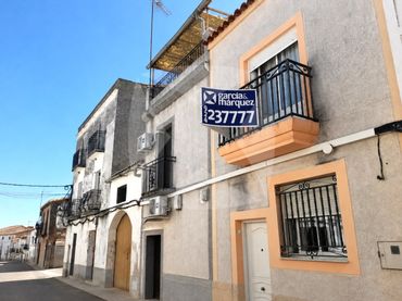 Casa con balcone in vendita a Calle Duque