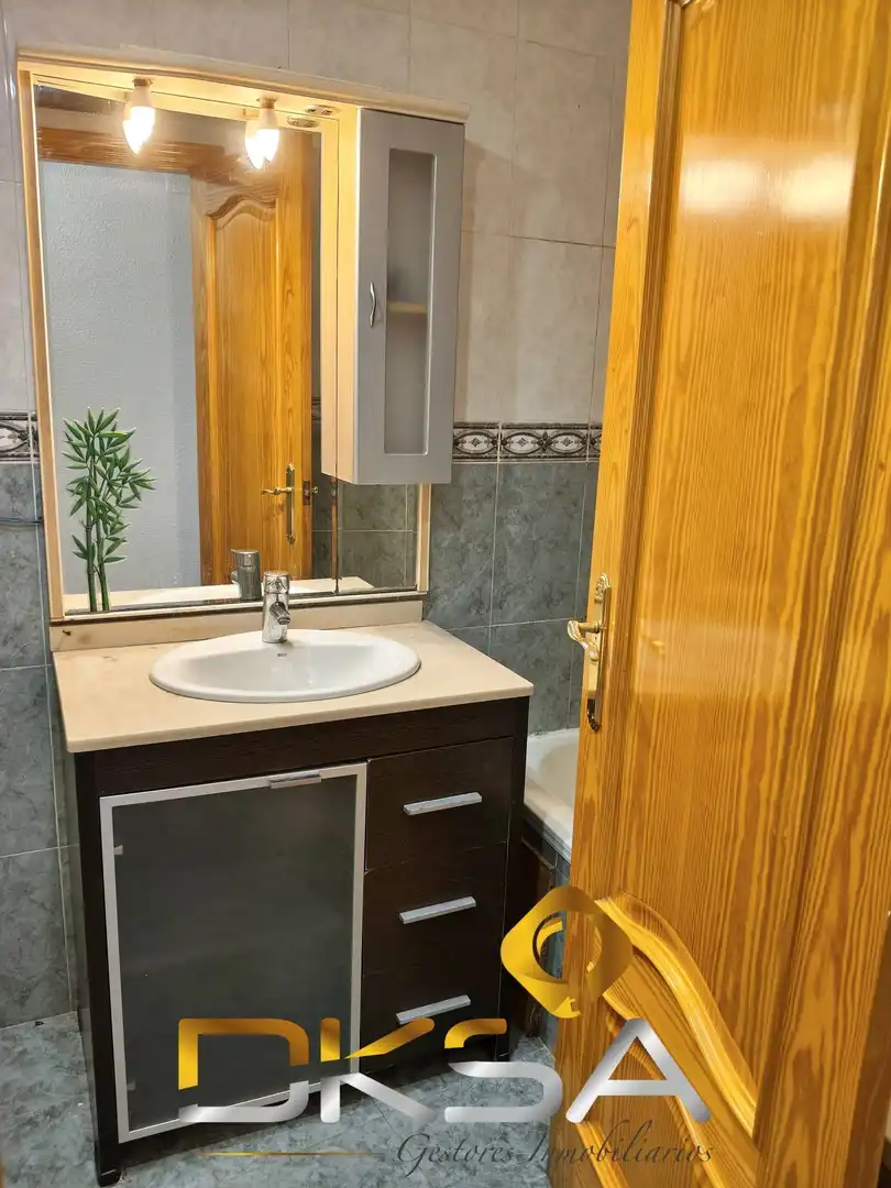 Bathroom of Flat for sale in Madrigal 