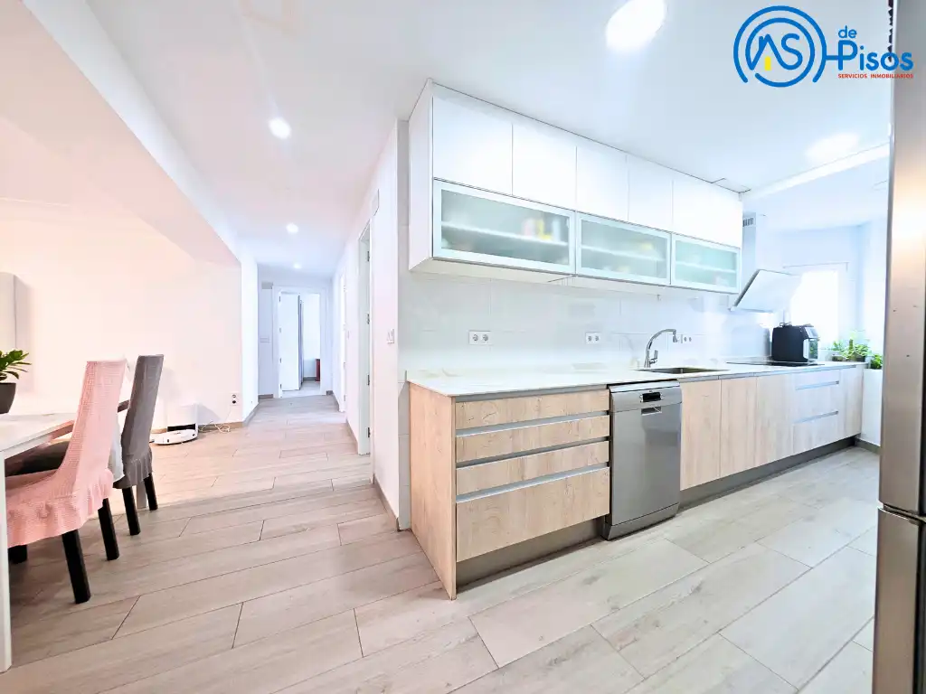 Kitchen of Flat for rent in Zaragoza  with Air Conditioner, Heating and Parquet flooring