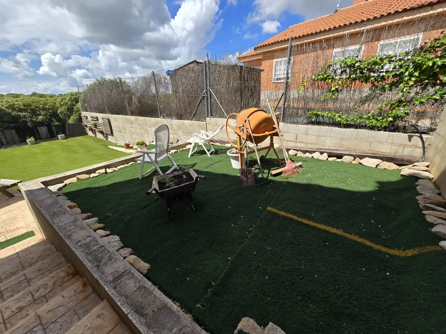 Terrassa de Casa o xalet en venda en Chiloeches amb Calefacció, Jardí privat i Piscina