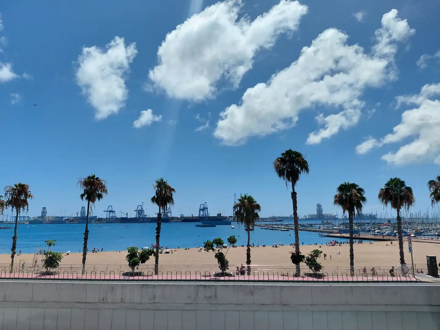 Exterior view of Flat for rent in Las Palmas de Gran Canaria  with Furnished, Oven and Washing machine