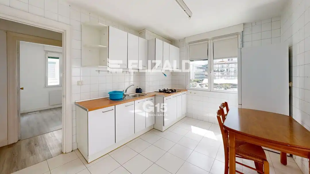 Cocina de Piso en venta en Lasarte-Oria con Balcón