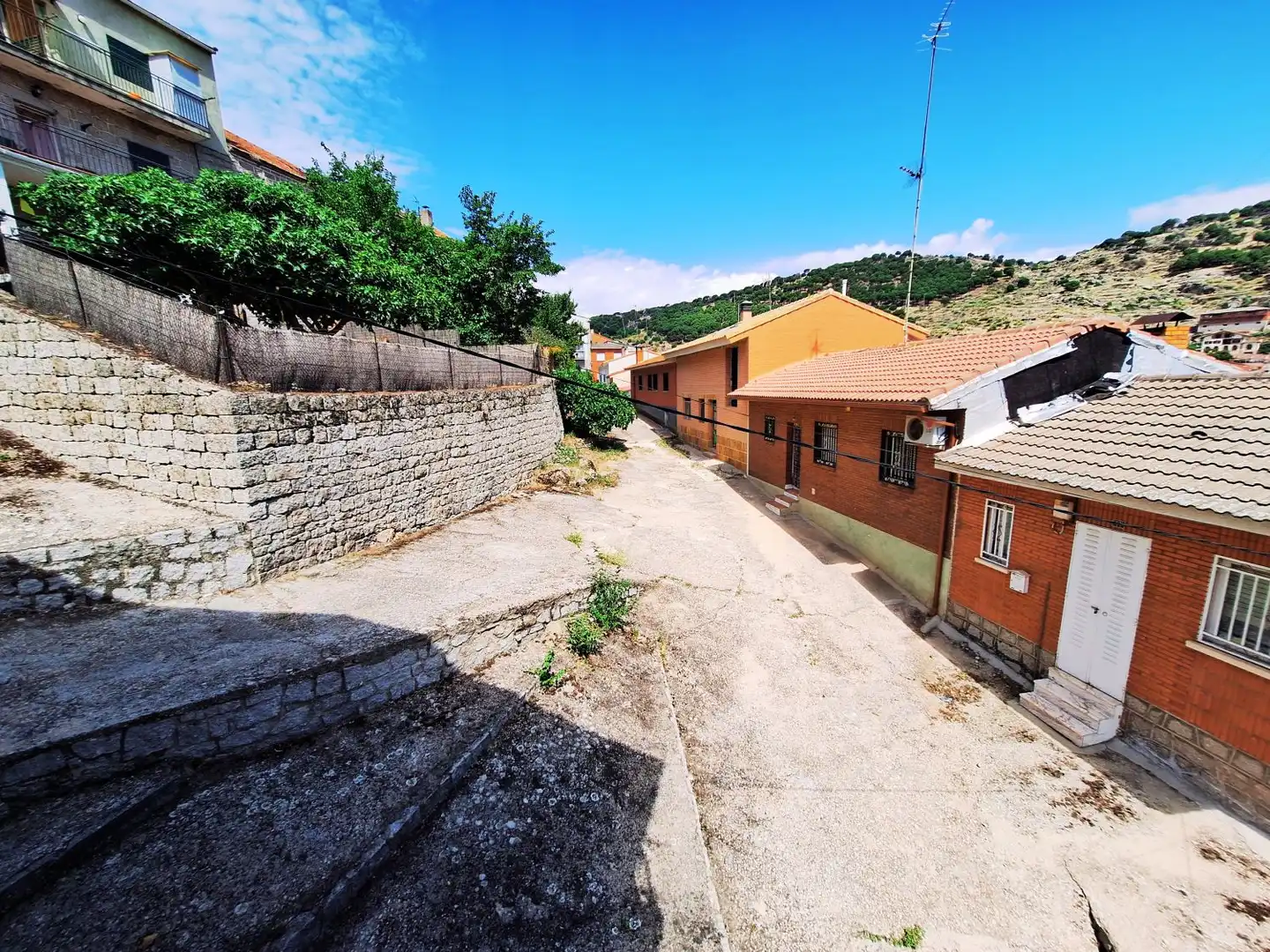 Vista exterior de Casa o chalet en venta en El Hoyo de Pinares  con Calefacción, Terraza y Trastero