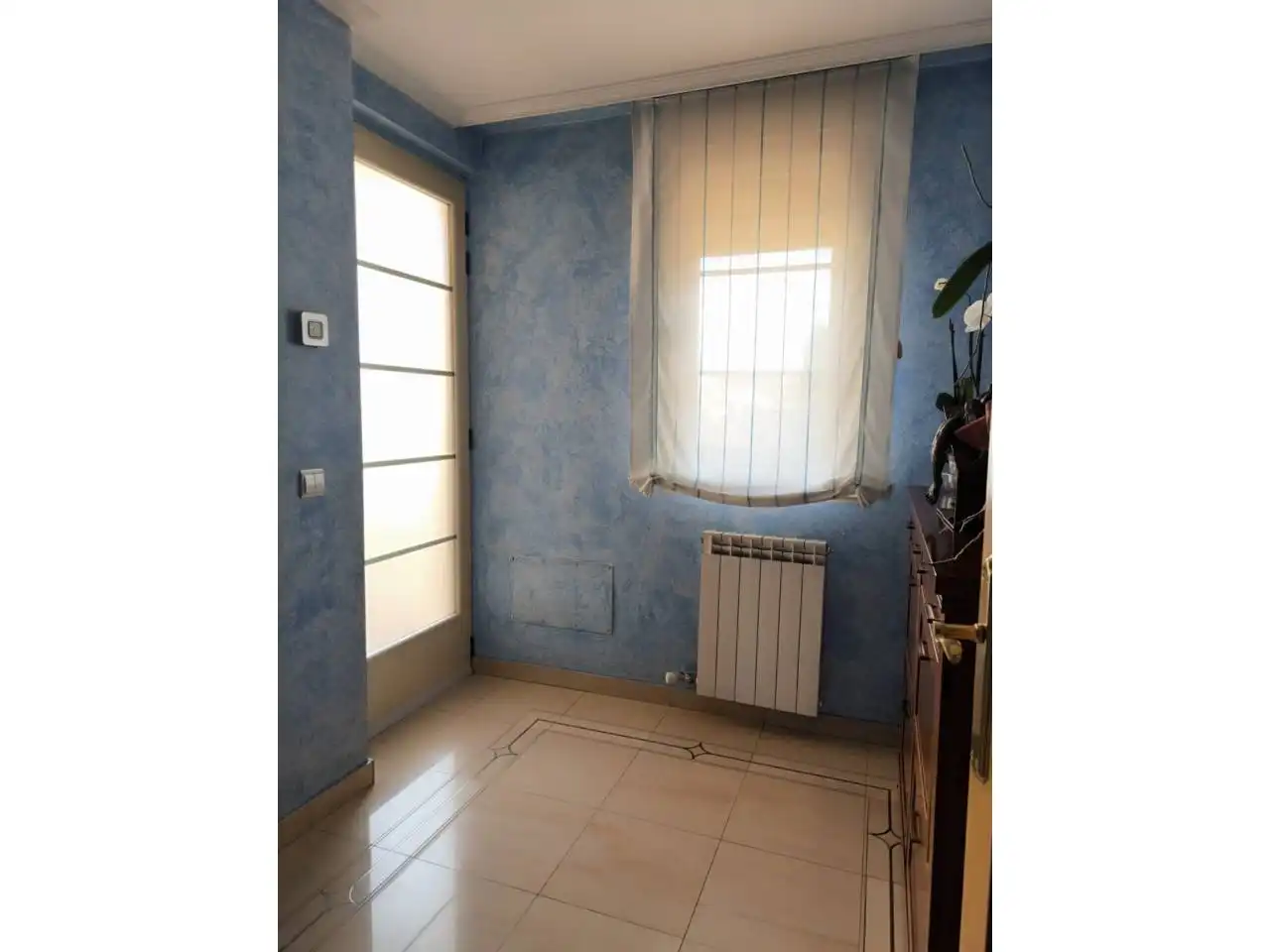 Dormitori de Casa o xalet en venda en León Capital  amb Calefacció, Parquet i Terrassa
