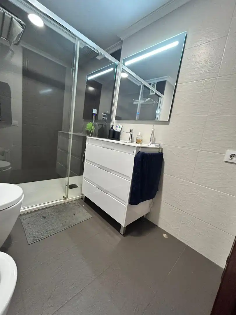 Baño de Apartamento de alquiler en Vigo  con Trastero