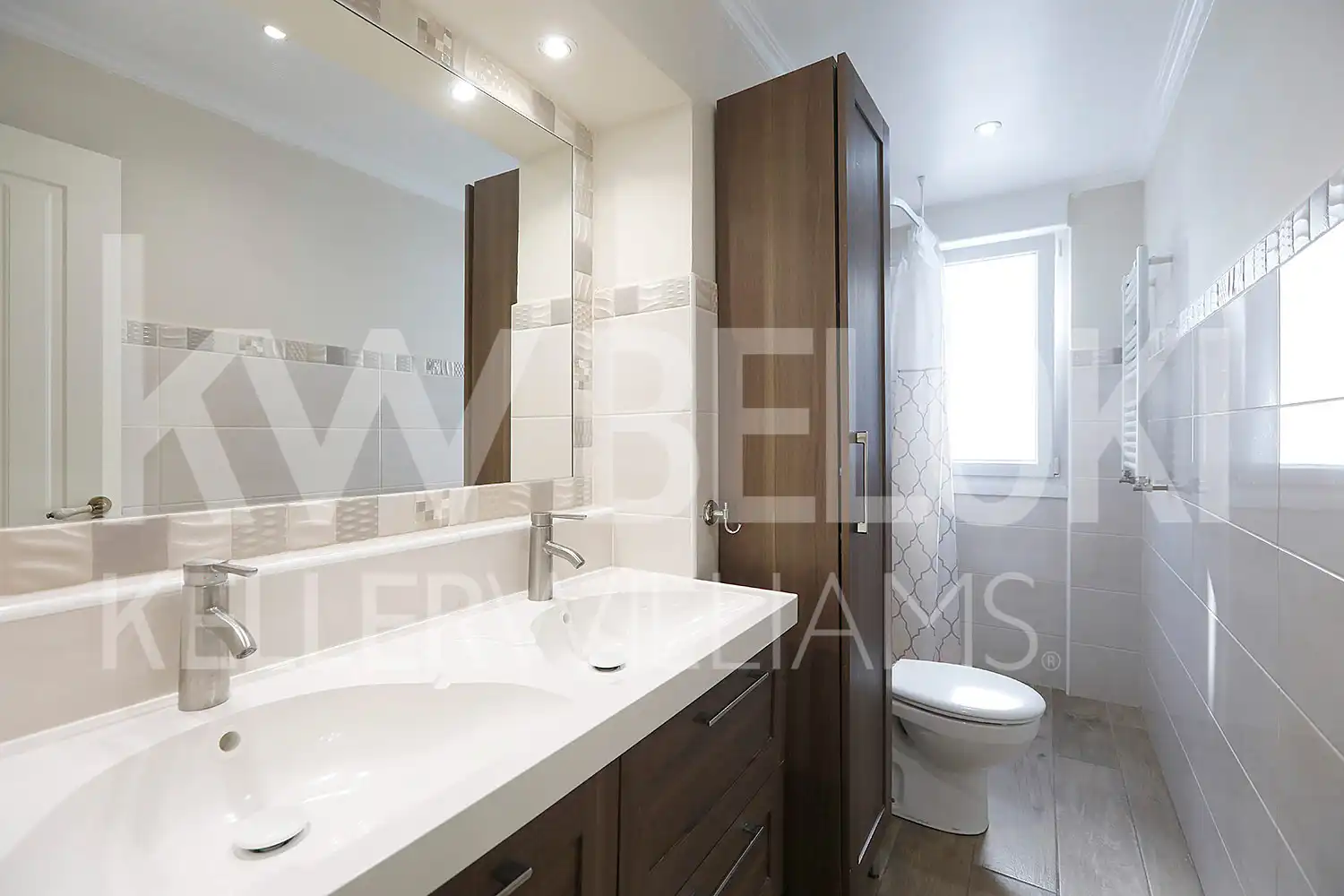 Baño de Piso en venta en Irun  con Calefacción, Trastero y Balcón