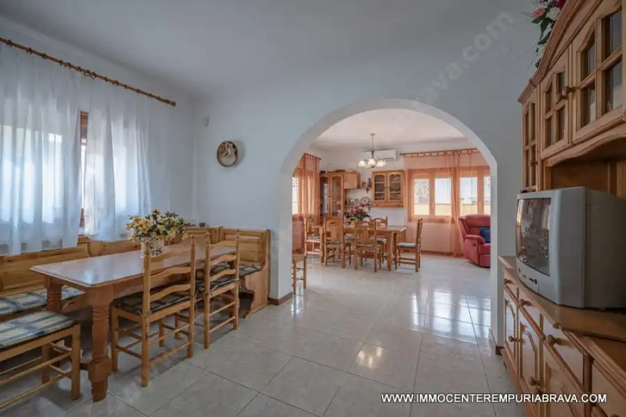 Chalet en venta en Requesens, imagen 4