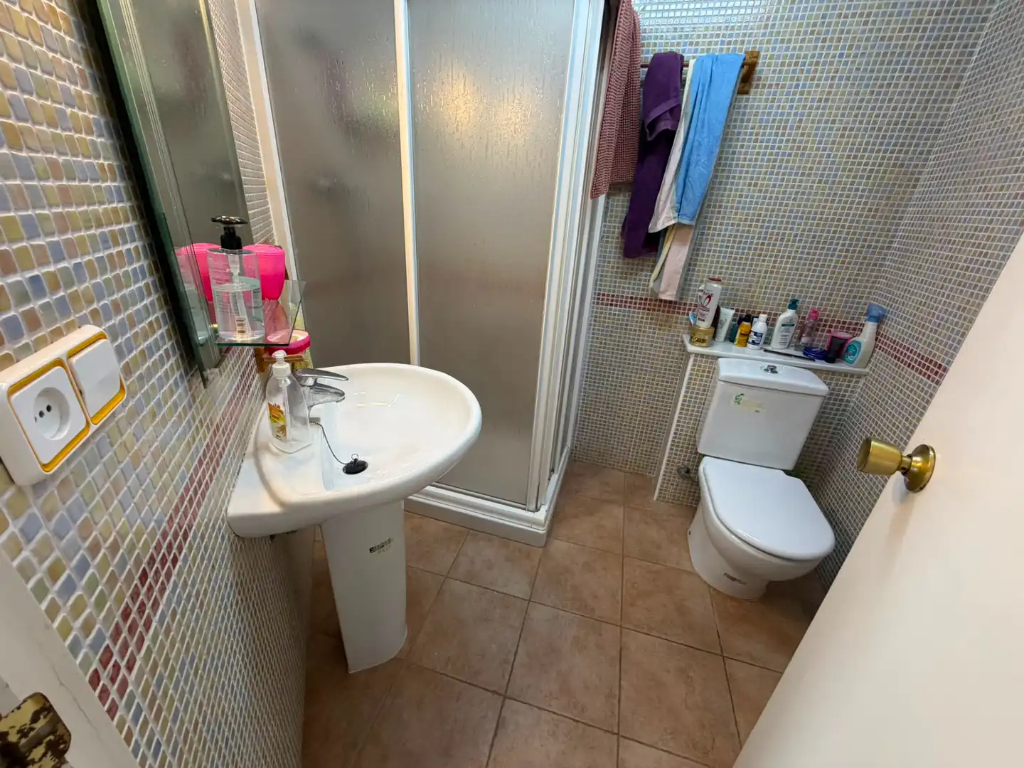 Badezimmer von Einfamilien-Reihenhaus zur Miete in La Manga del Mar Menor mit Privatgarten, Terrasse und Möbliert