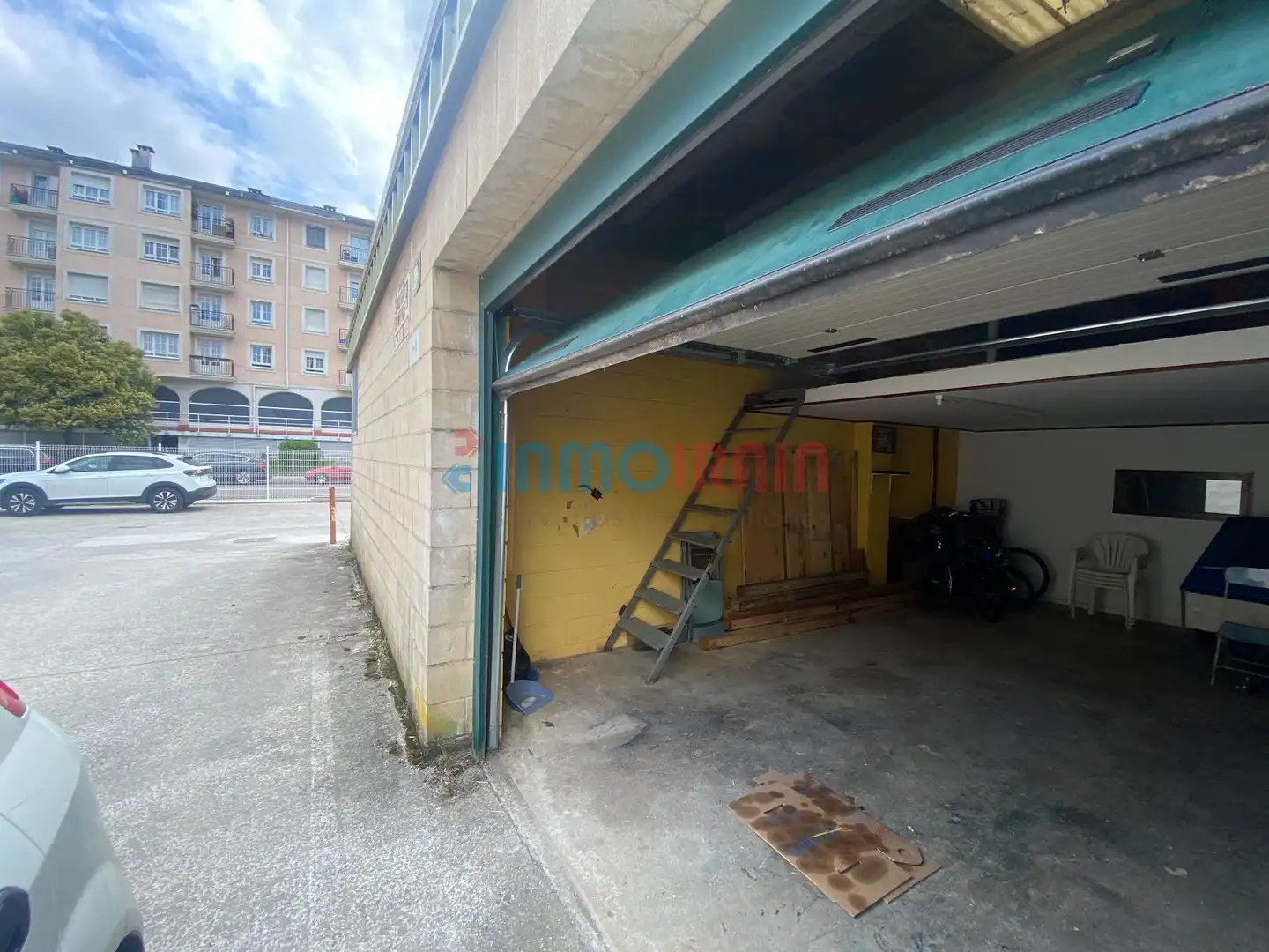 Parkplatz von Fabrikhallen zum Verkauf in Ordizia
