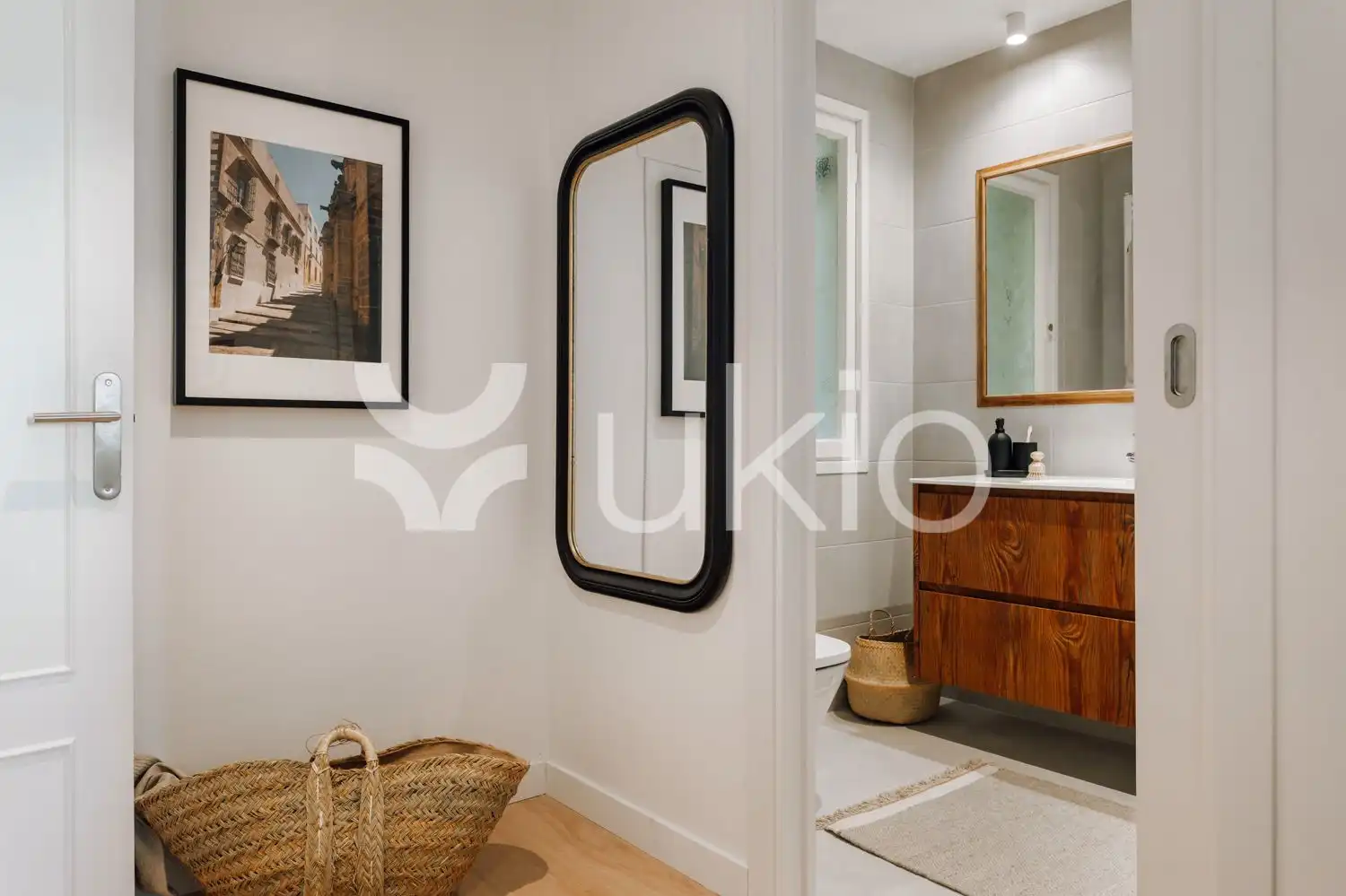 Baño de Apartamento de alquiler en Barcelona con Aire acondicionado, Calefacción y Terraza