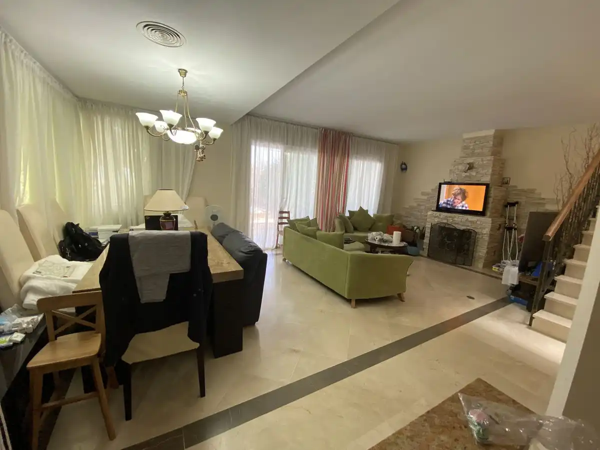 Sala de estar de Casa adosada en venta en Ojén con Aire acondicionado, Amueblado y TV