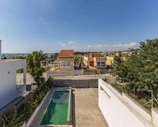 Exterior view of House or chalet for sale in El Vendrell  with Heating, Private garden and Terrace