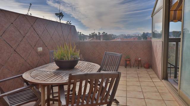 Piso en Venta en Calle a en El Cónsul - Ciudad Universitaria - El Romeral