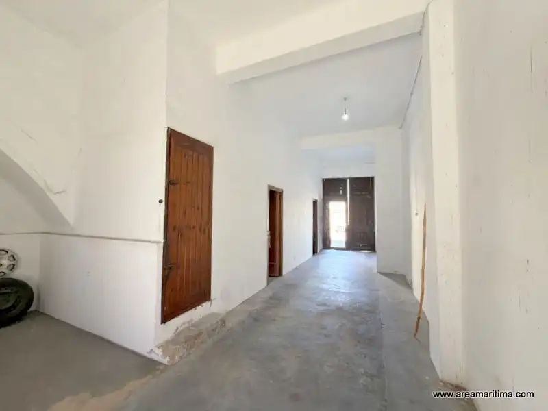 Casa adosada en venta en Valencia con Trastero y Alarma