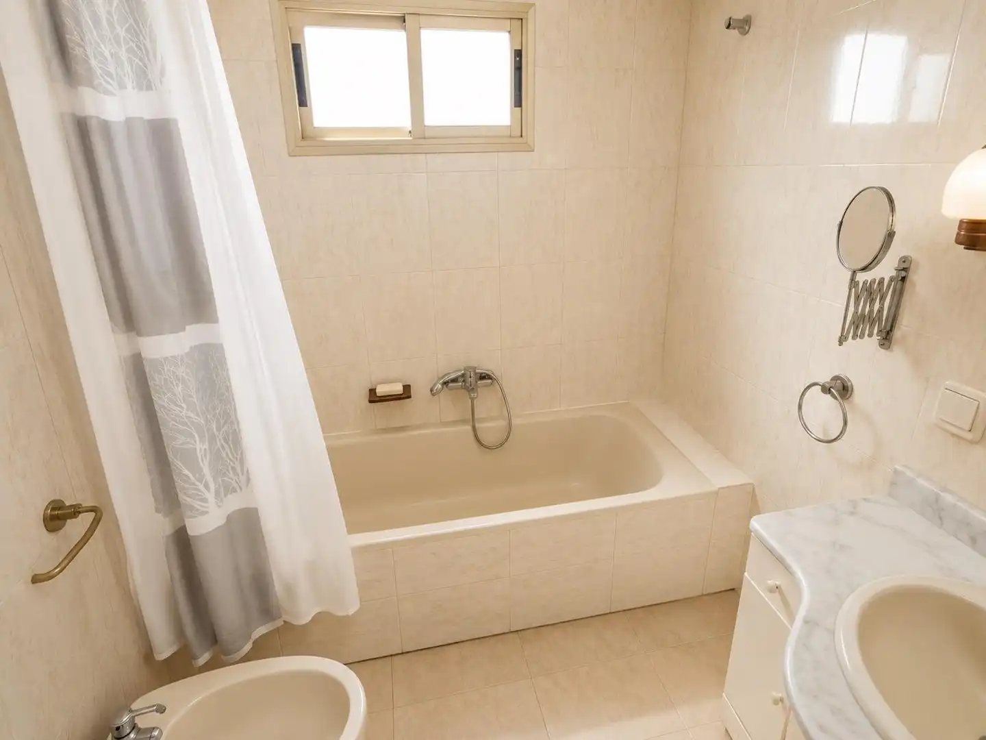 Baño de Ático en venta en Salou con Terraza, Amueblado y Piscina comunitaria