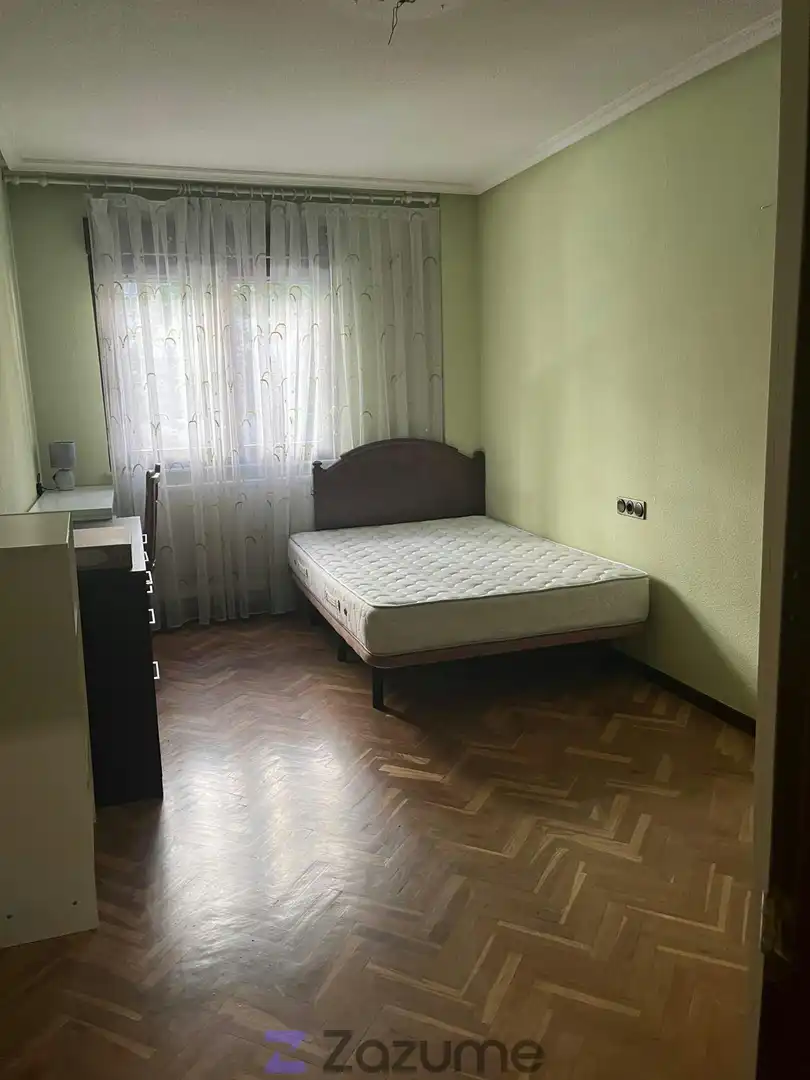 Bedroom of Flat for rent in Salamanca  with Heating, Parquet flooring and Terrace