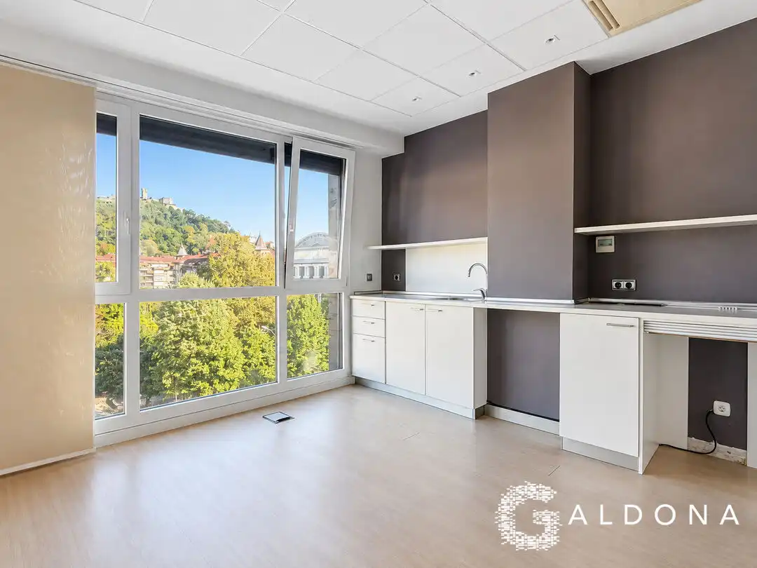 Office for rent in Donostia - San Sebastián   with Air Conditioner and Heating