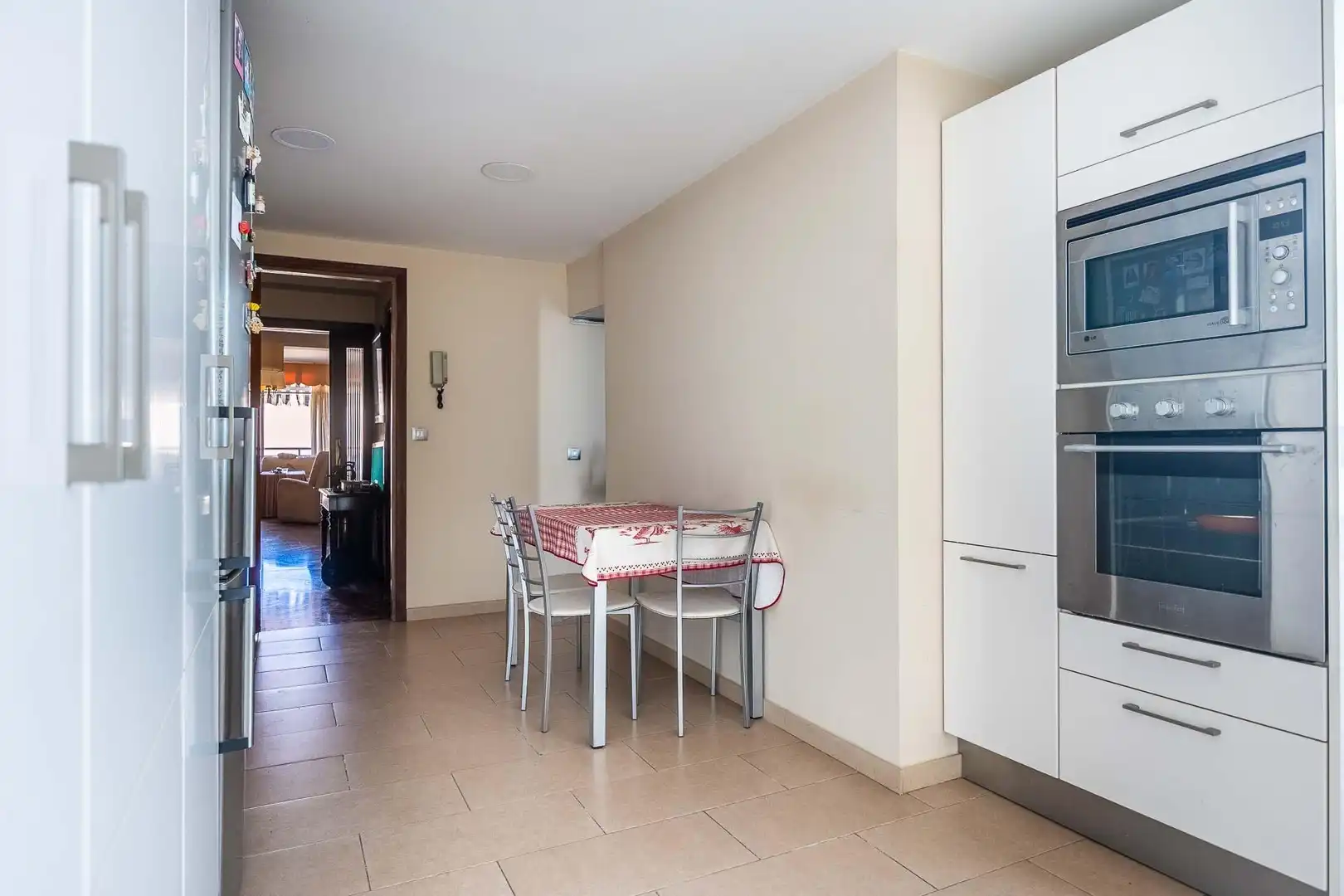 Kitchen of Flat for sale in Sevilla  with Air Conditioner, Terrace and Storage room