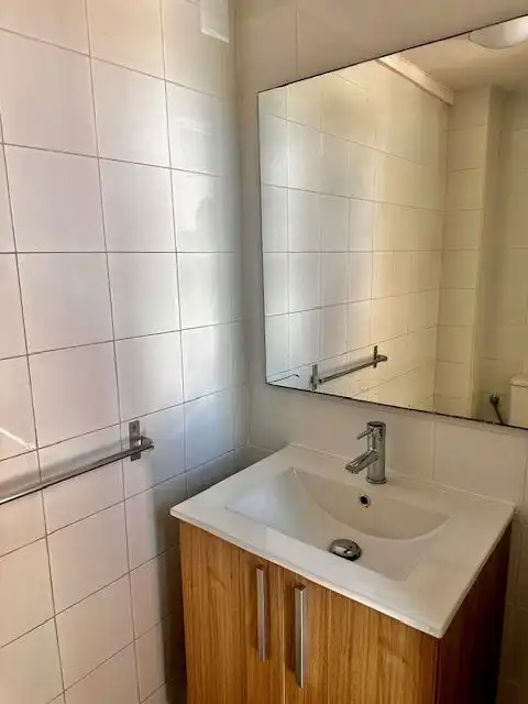 Badezimmer von Fabrikhallen zur Miete in Marbella