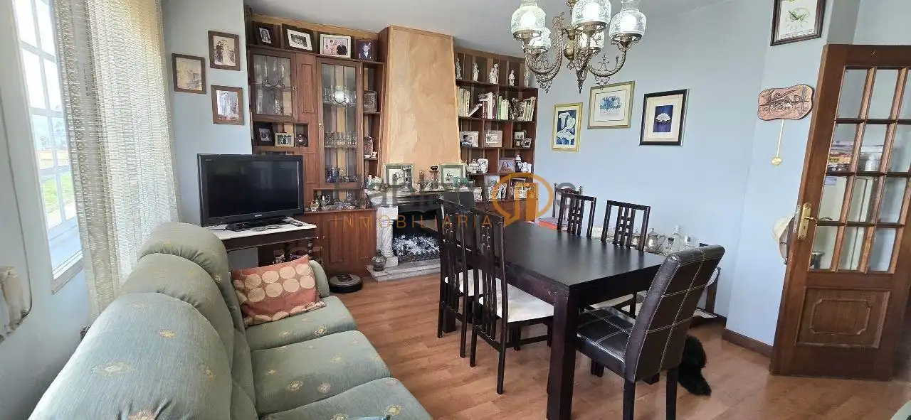 Comedor de Piso en venta en Vilagarcía de Arousa con Calefacción, Terraza y Trastero