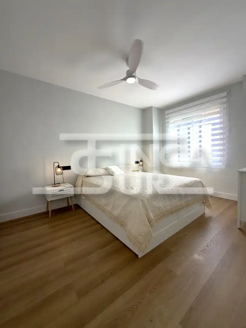 Habitación de Apartamento en venta en Roquetas de Mar con Amueblado, Horno y Lavadora