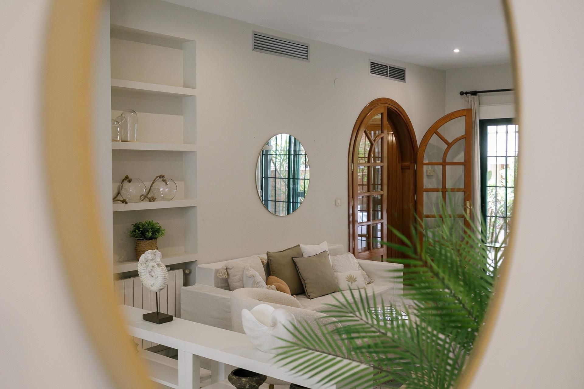 Sala d'estar de Casa o xalet en venda en  Granada Capital amb Aire condicionat, Calefacció i Jardí privat