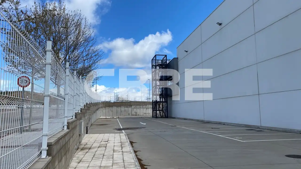 Nave industrial de alquiler en Calle de Siete Picos, 11, Zona Industrial