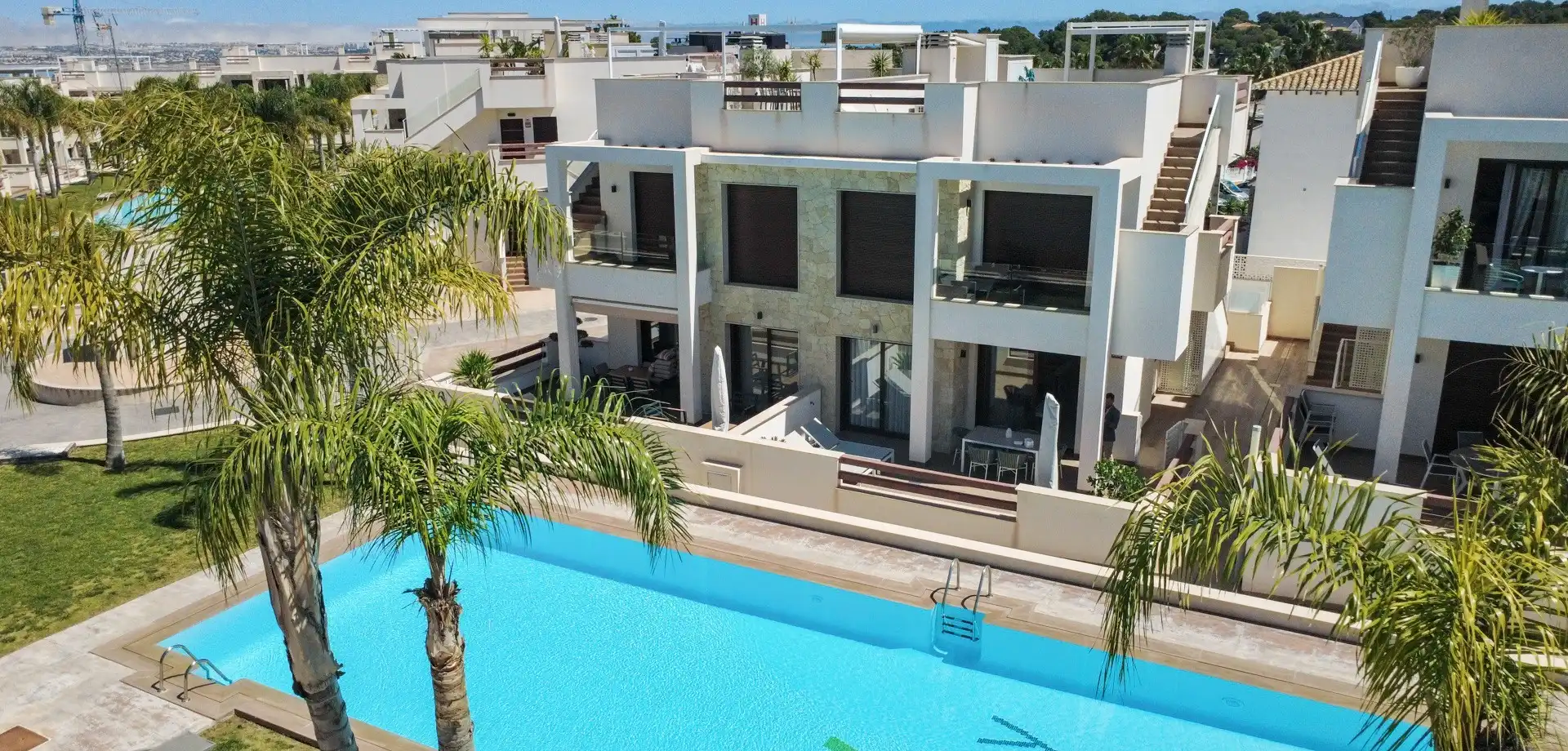 Erdgeschosswohnung mit Pool zum Verkauf in Orihuela Costa