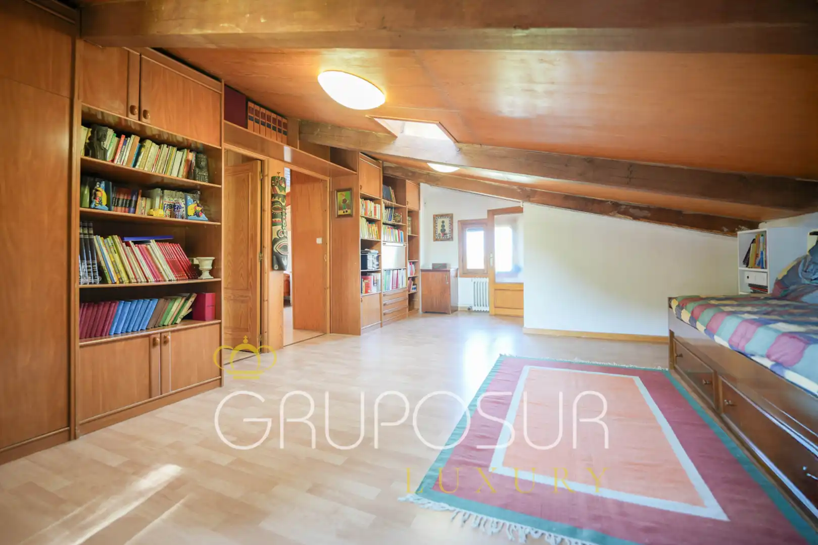 Sala d'estar de Casa adosada en venda en Valladolid amb Calefacció, Jardí privat i Parquet
