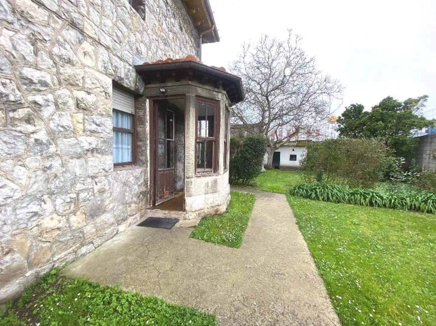Vista exterior de Casa o chalet en venta en Torrelavega  con Calefacción, Trastero y Balcón
