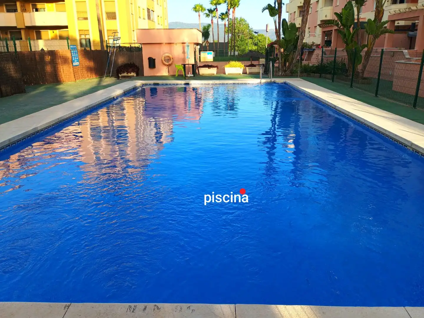 Pis amb piscina en venda a Calle Misioneras Concepcionistas 7