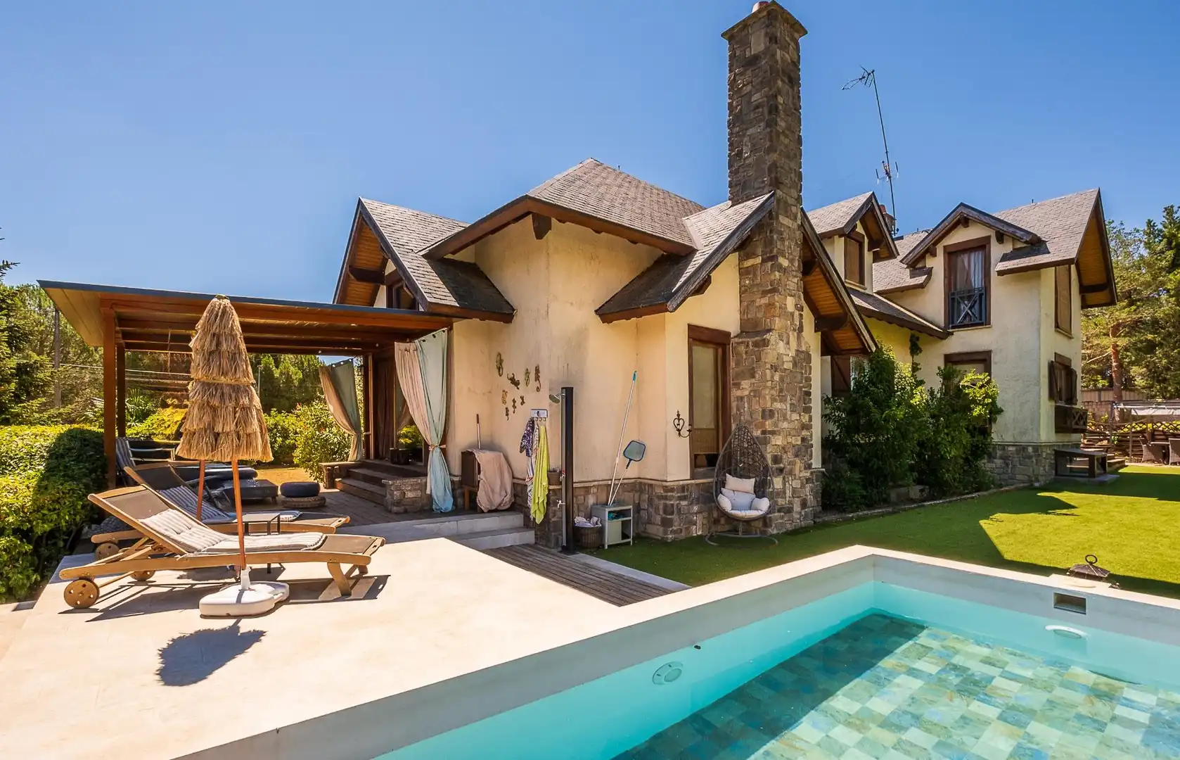 Piscina de Casa o xalet en venda en Guadarrama amb Aire condicionat, Calefacció i Jardí privat