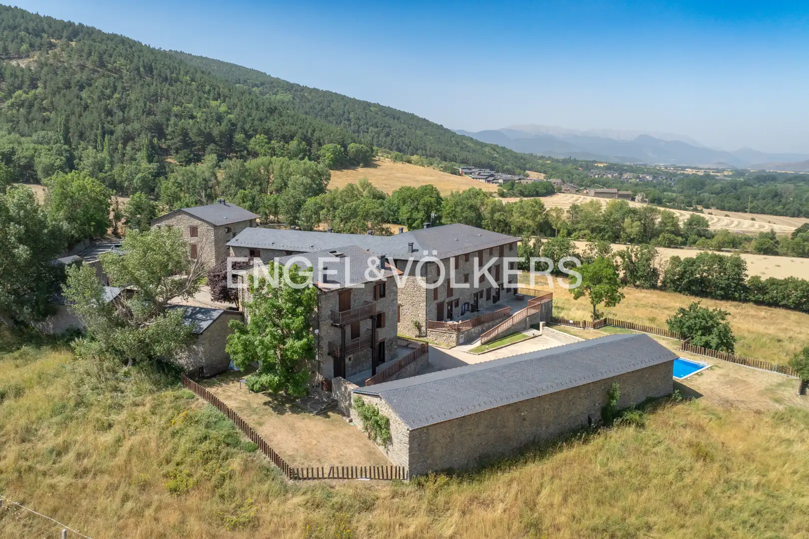Vista exterior de Casa adosada en venta en Fontanals de Cerdanya con Calefacción, Parquet y Terraza