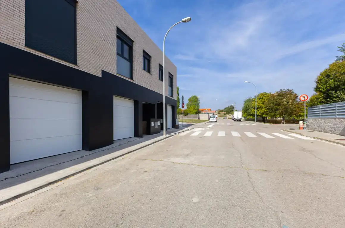 New build Terraced house with garden for sale in Carrer del Pintor Guàrdia, imagen 57