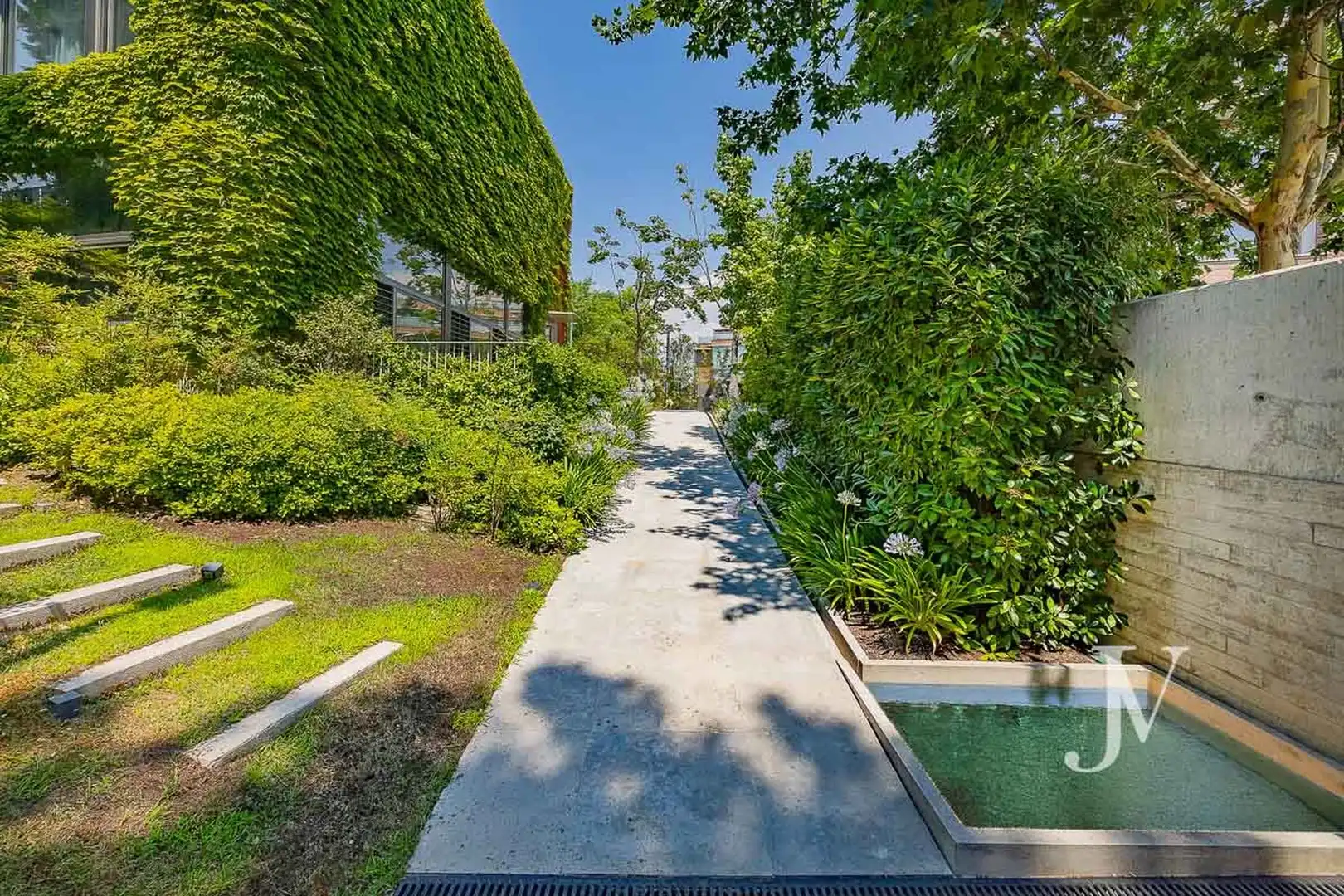 Vista exterior de Casa o chalet en venta en Madrid con Aire acondicionado, Calefacción y Jardín privado