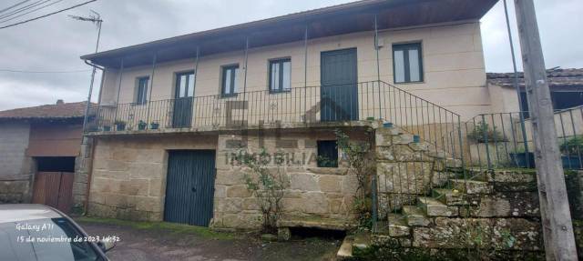 Casa-chalet en Venta en Punxín