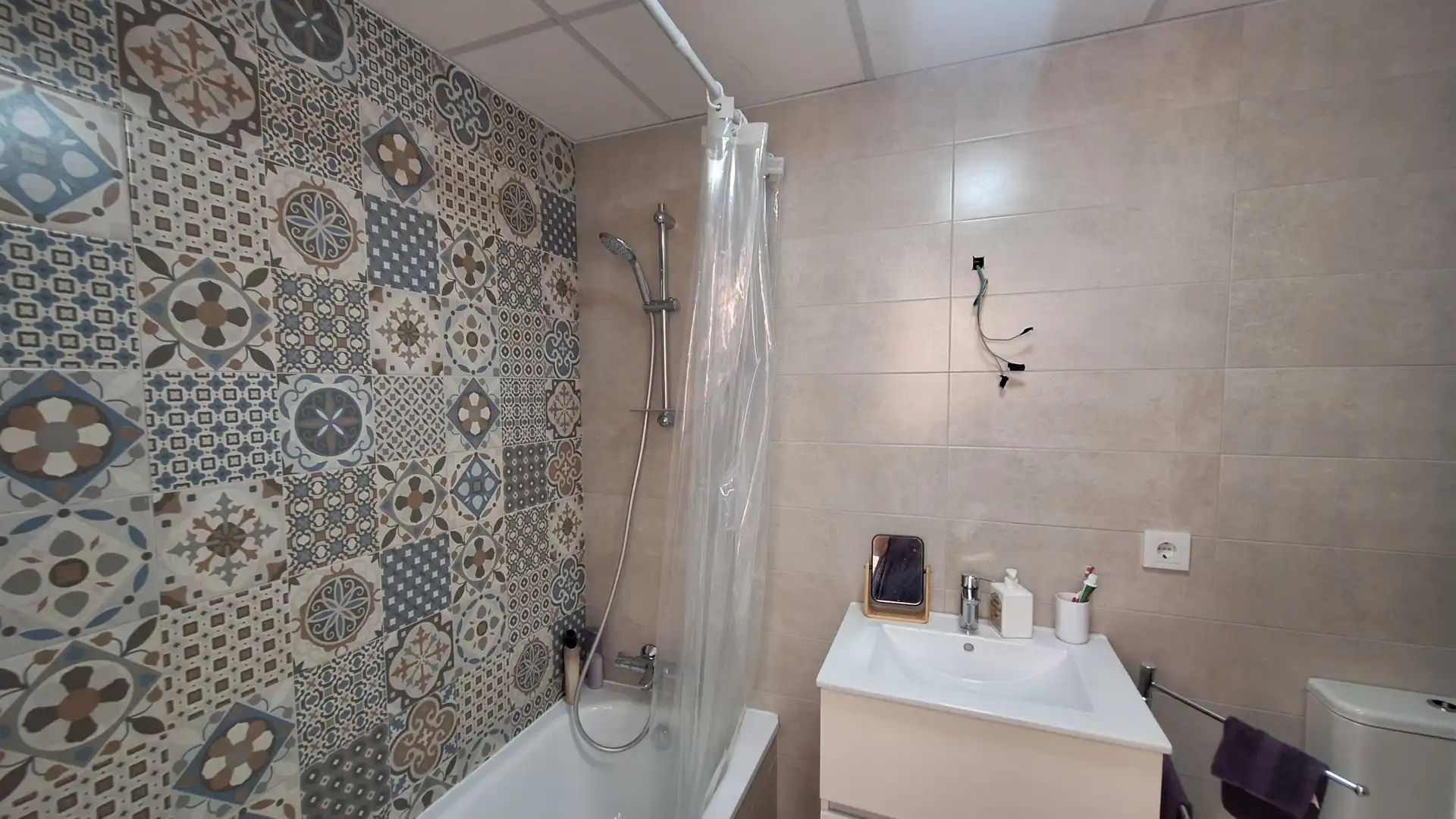 Bathroom of Flat for sale in Estepona  with Air Conditioner, Storage room and Swimming Pool