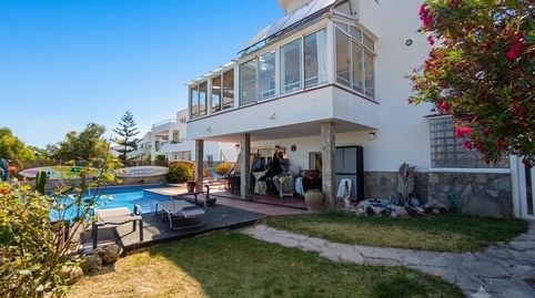 Exclusiva villa con piscina a un paso de la playa con vistas al mar, immagine 2