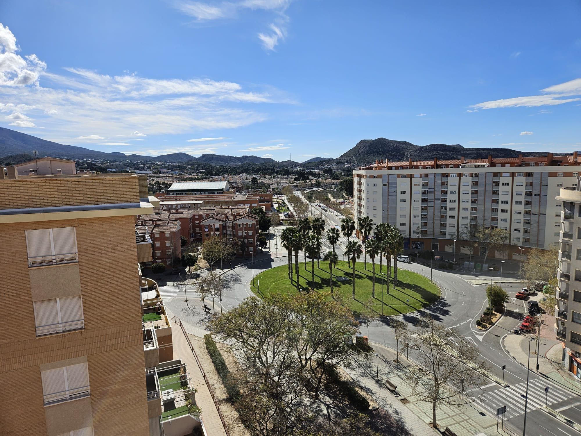Vista exterior de Apartament en venda en Elda amb Calefacció i Balcó