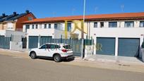 Single-family semi-detached for sale in Calle Rengalengo, 17, Valverde de la Virgen, imagen 1