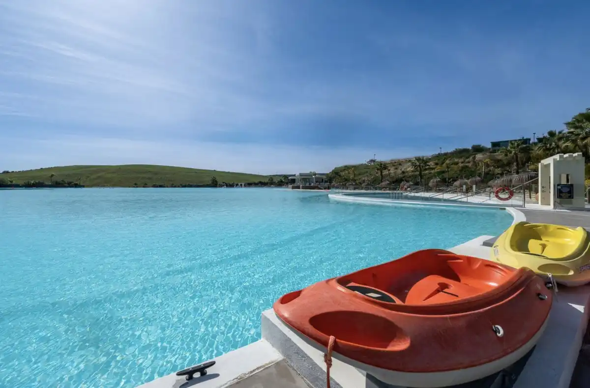Piscina de Apartament en venda en Casares amb Aire condicionat, Terrassa i Traster
